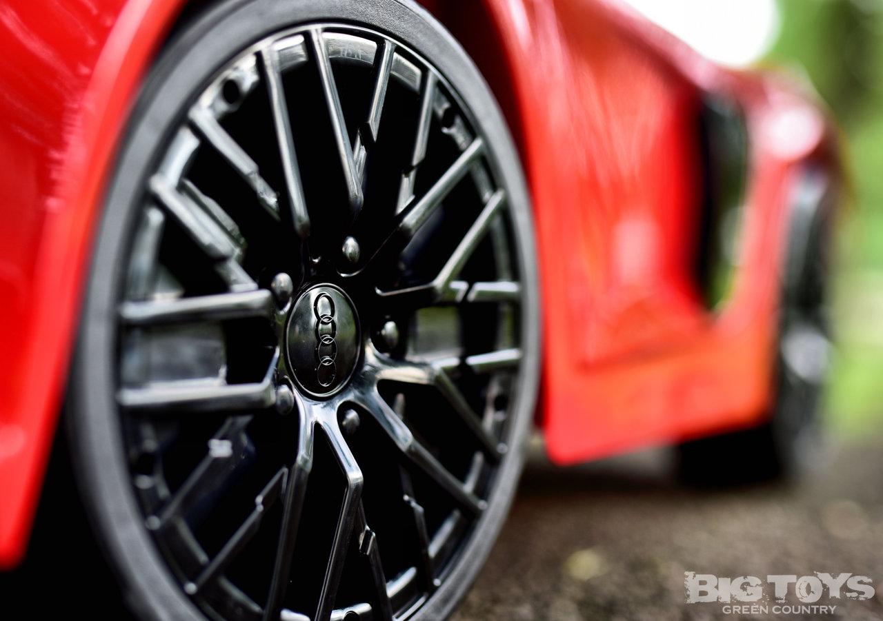 AUDI R8 SPYDER játék elektromos kisautó gyerekeknek