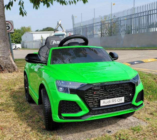 AUDI RS Q8 elektromos kisautó gyerekeknek LED, USB, MP3, gumi kerék