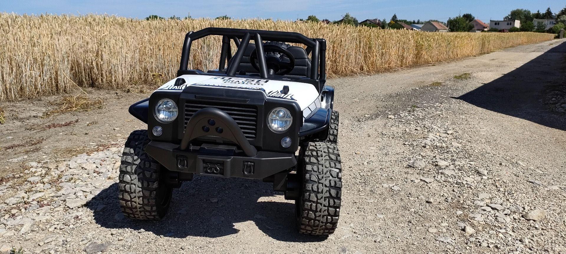 Dakar JEEP 4X4 2 személyes elektromos kisautó 24 Volt fehér színben