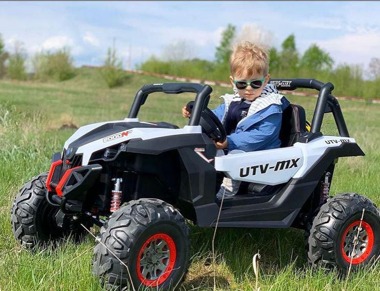 MAVERICK homokfutó 4x4 elektromos kétszemélyes kisautó