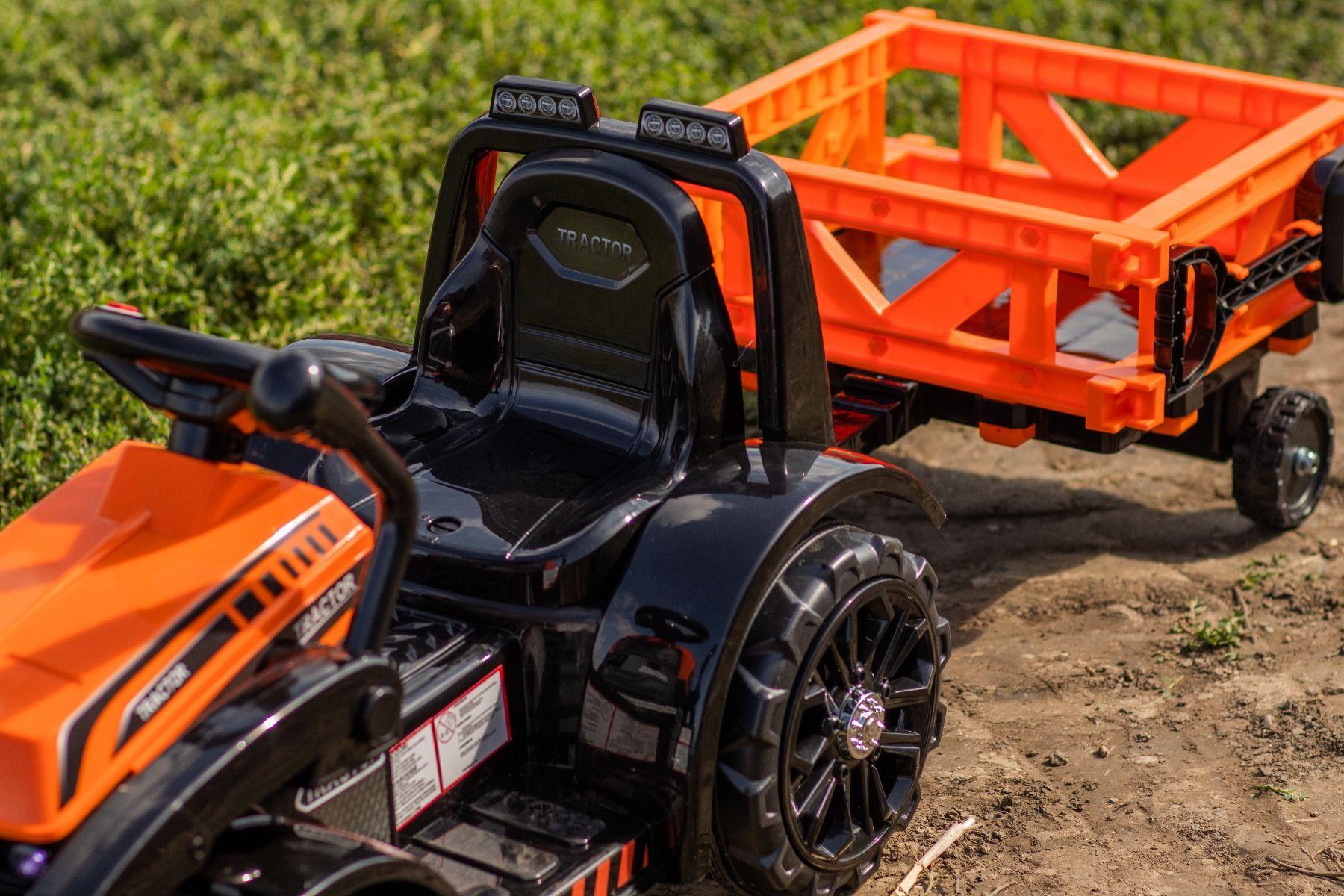 FARMER elektromos traktor 6V merőkanállal és utánfutóval