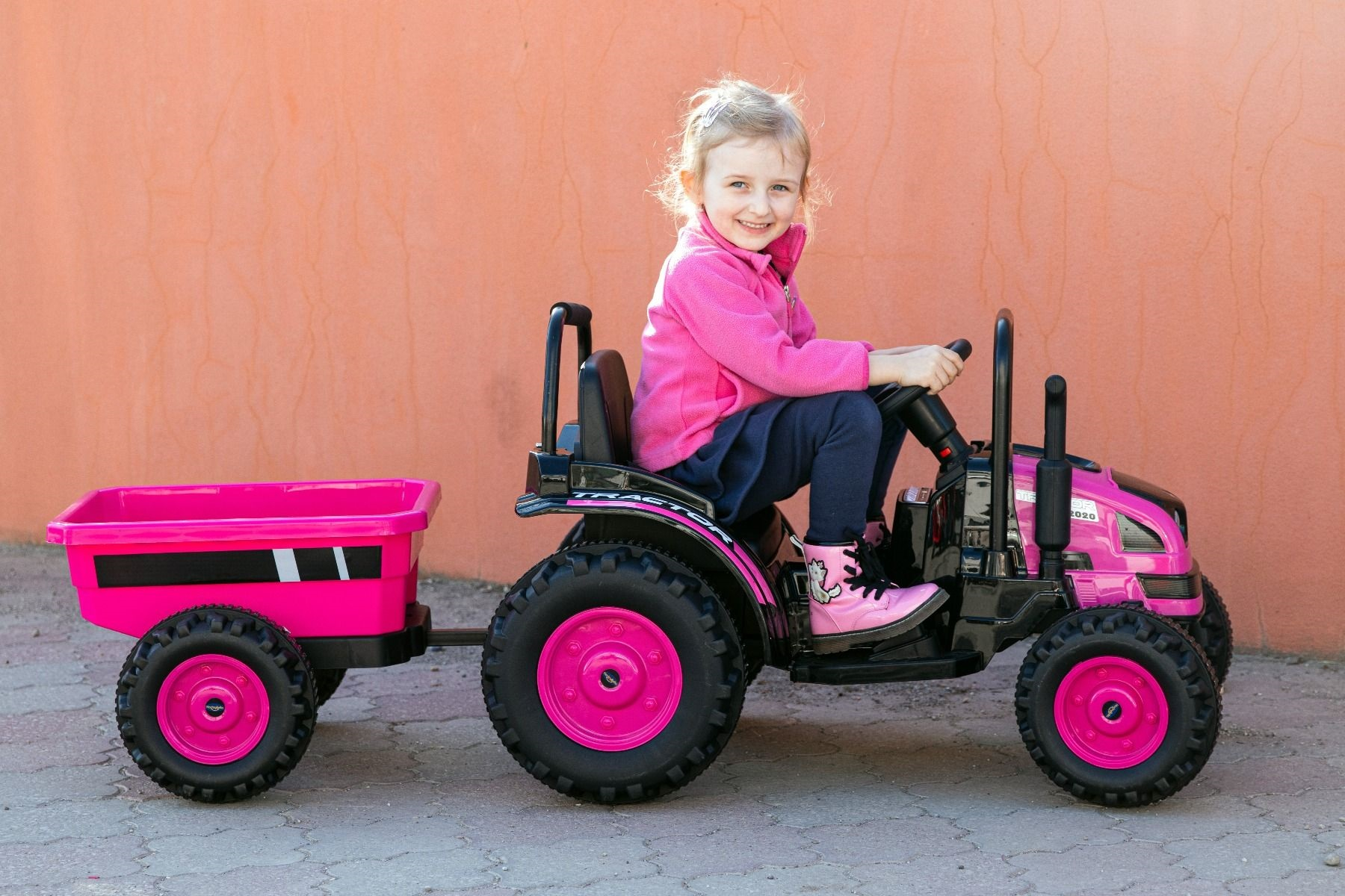 mega elektromos traktor gyerekeknek utánfutóval